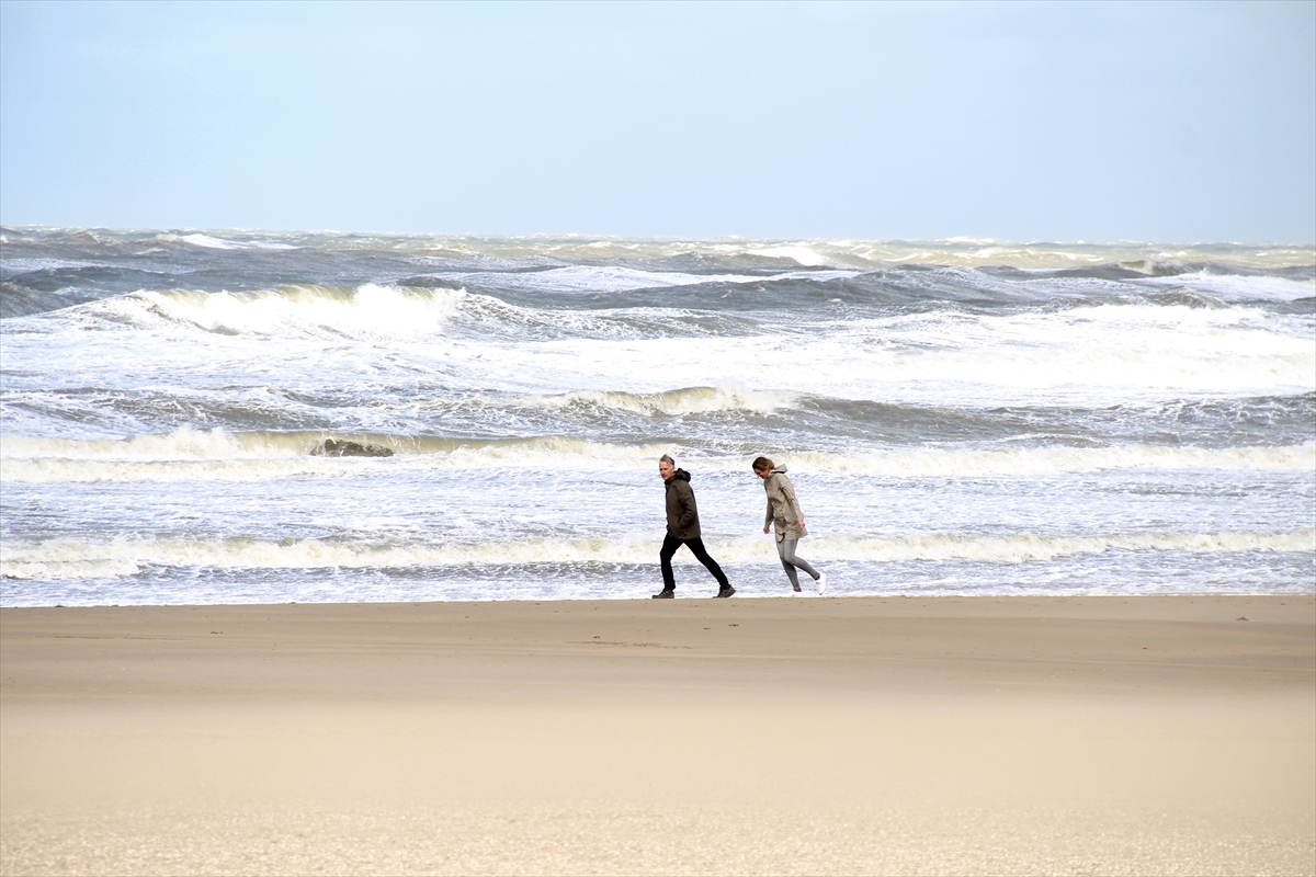 Hollanda'da fırtına hayatı olumsuz etkiledi - 0