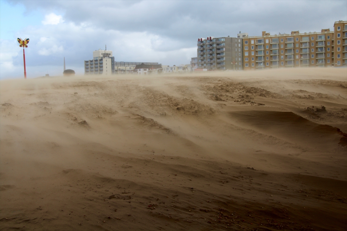 Hollanda'da fırtına hayatı olumsuz etkiledi - 0