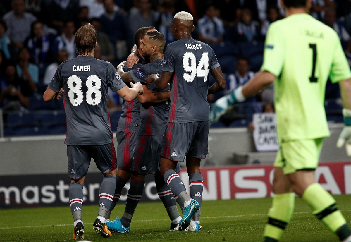 Kartal Porto karşısında yüksek uçtu - 0