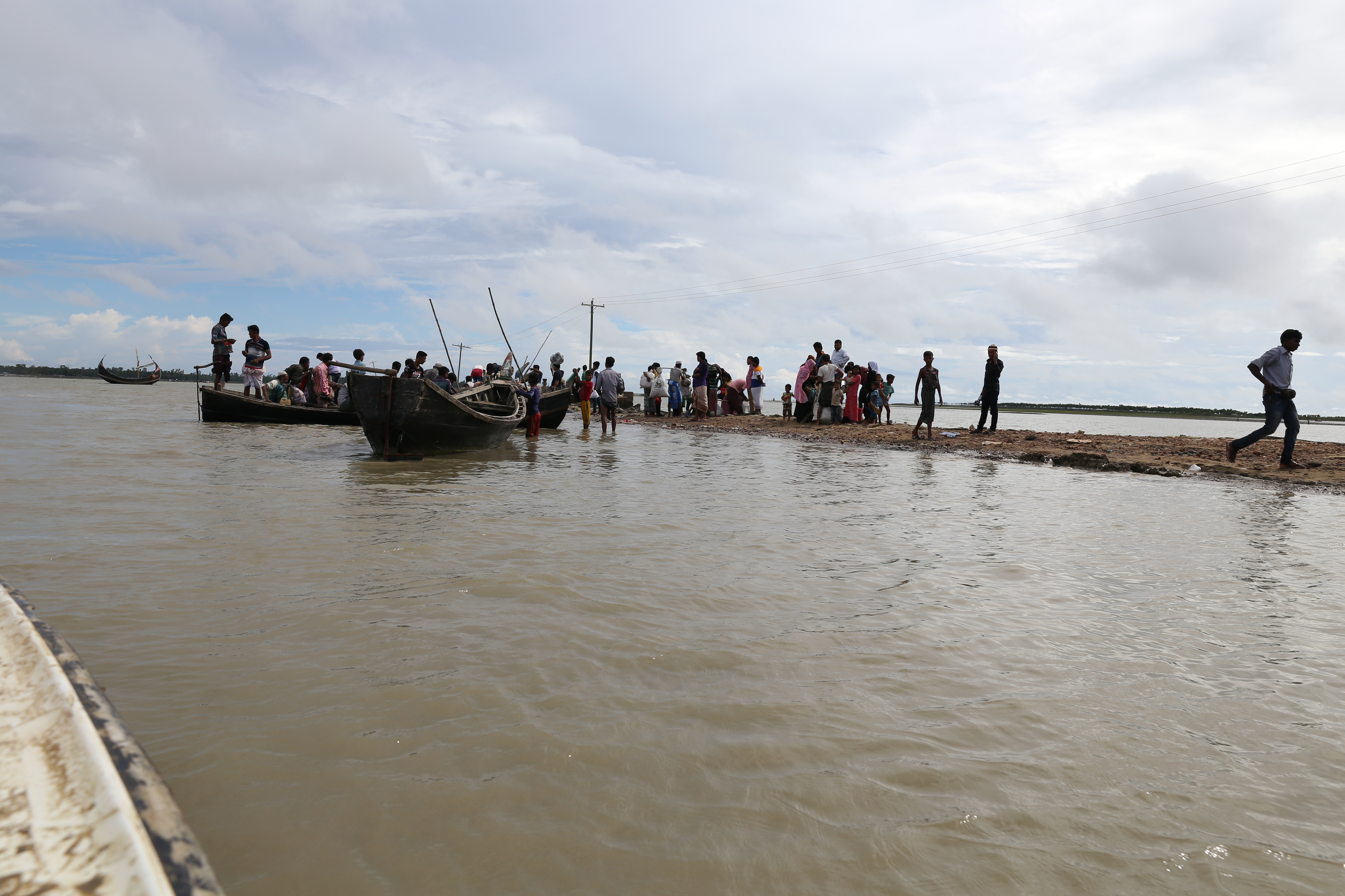 Arakanlı Müslümanlar Teknaf Kamp’ına yürüyor - 0