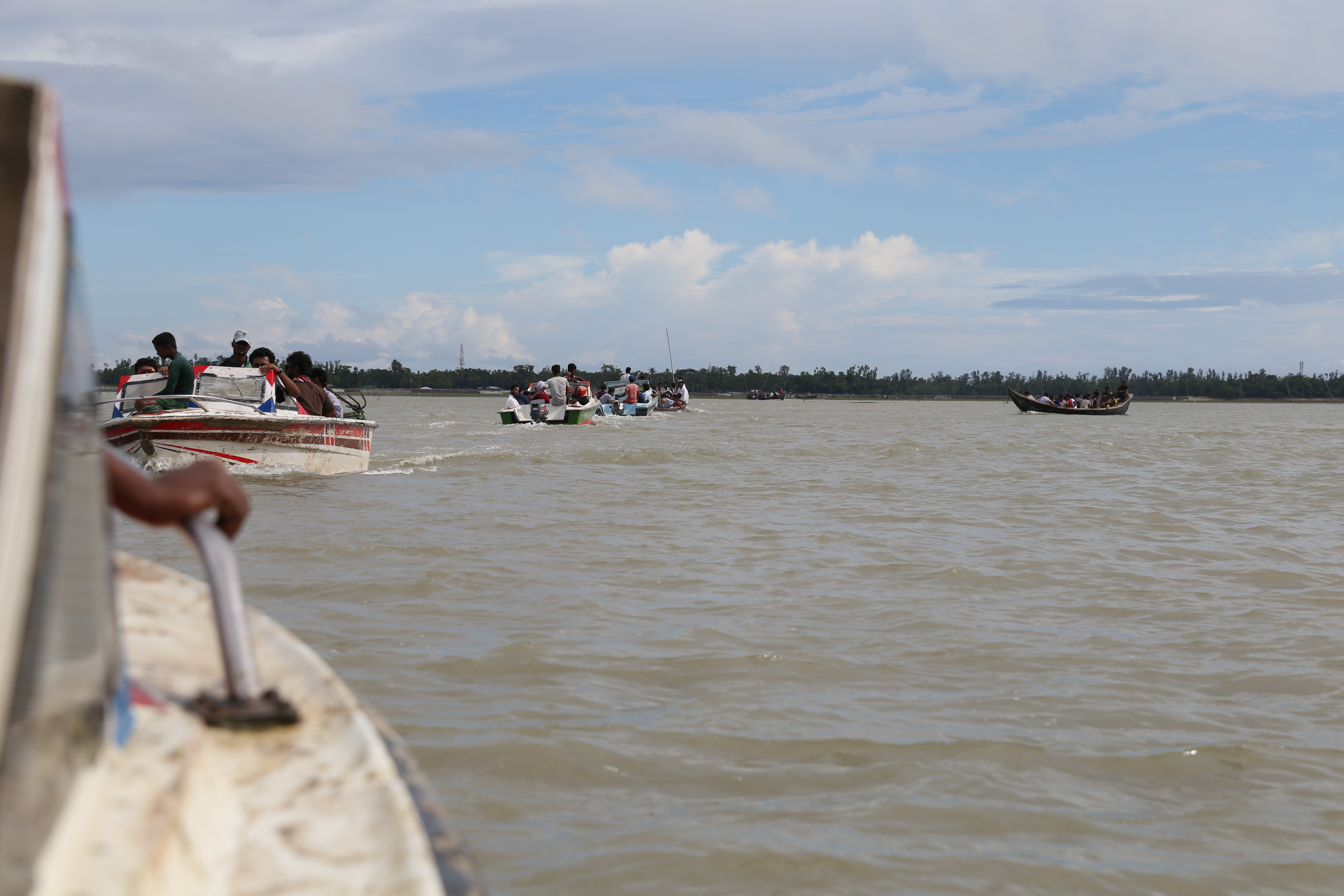 Arakanlı Müslümanlar Teknaf Kamp’ına yürüyor - 0