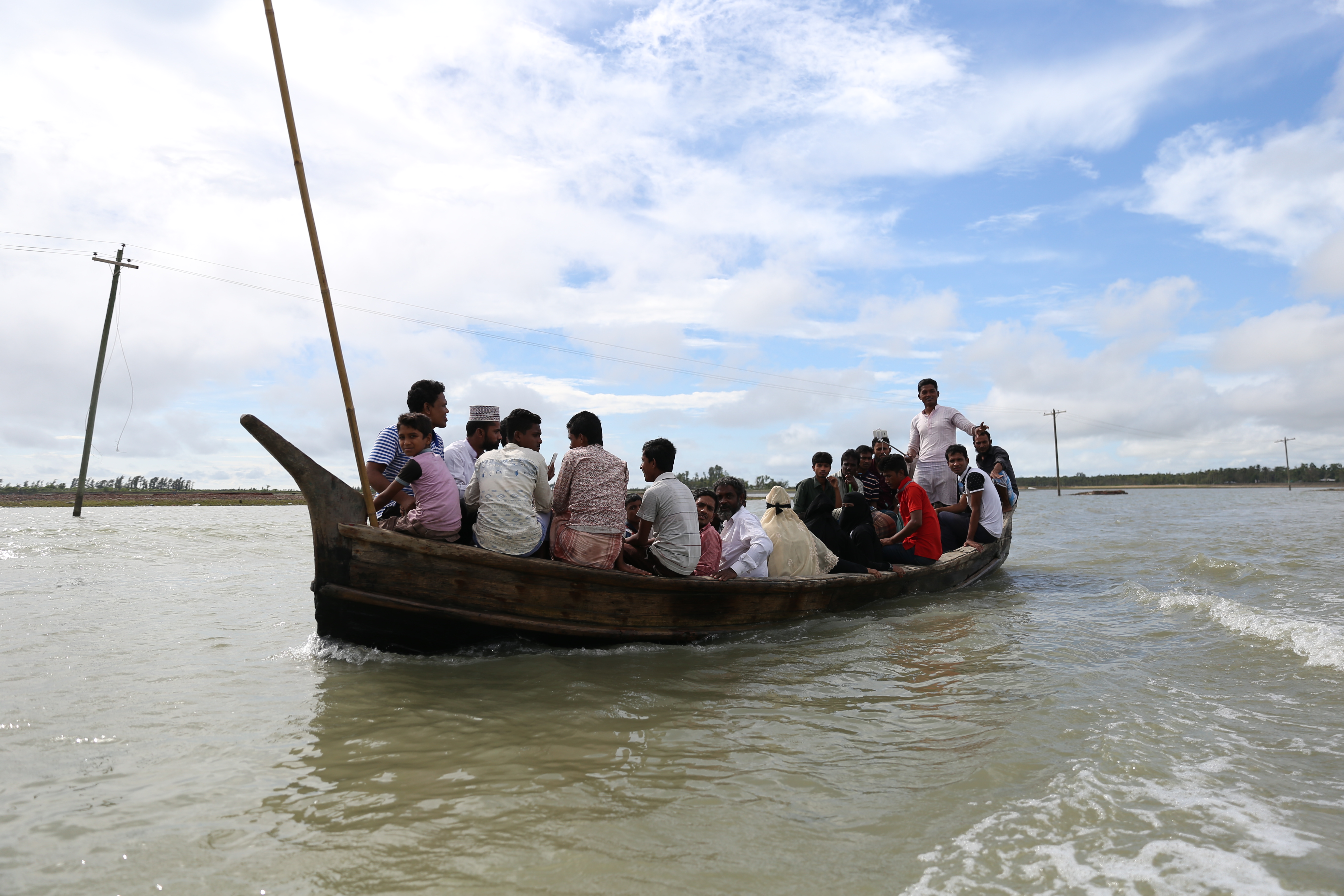 Arakanlı Müslümanlar Teknaf Kamp’ına yürüyor - 0