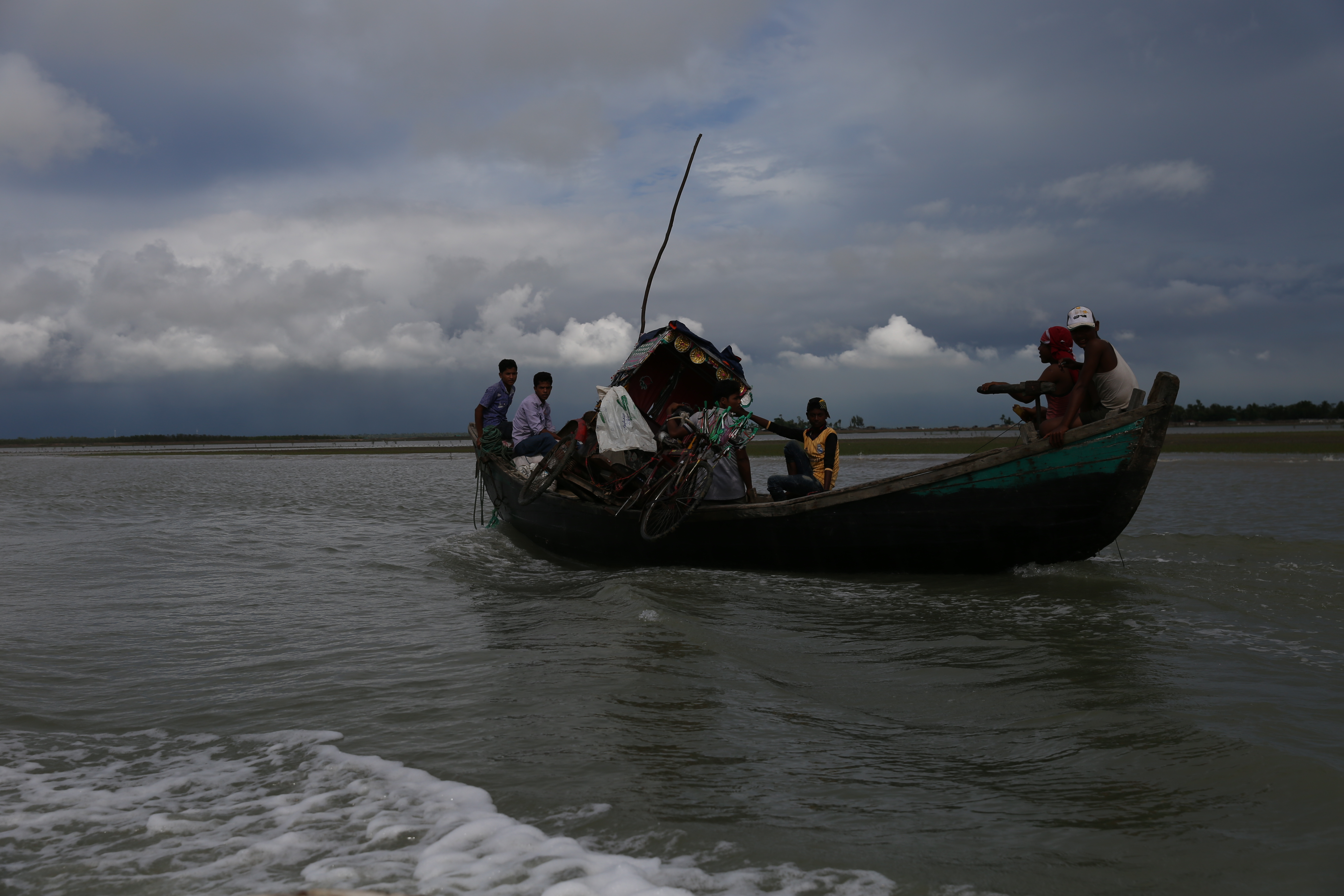 Arakanlı Müslümanlar Teknaf Kamp’ına yürüyor - 0
