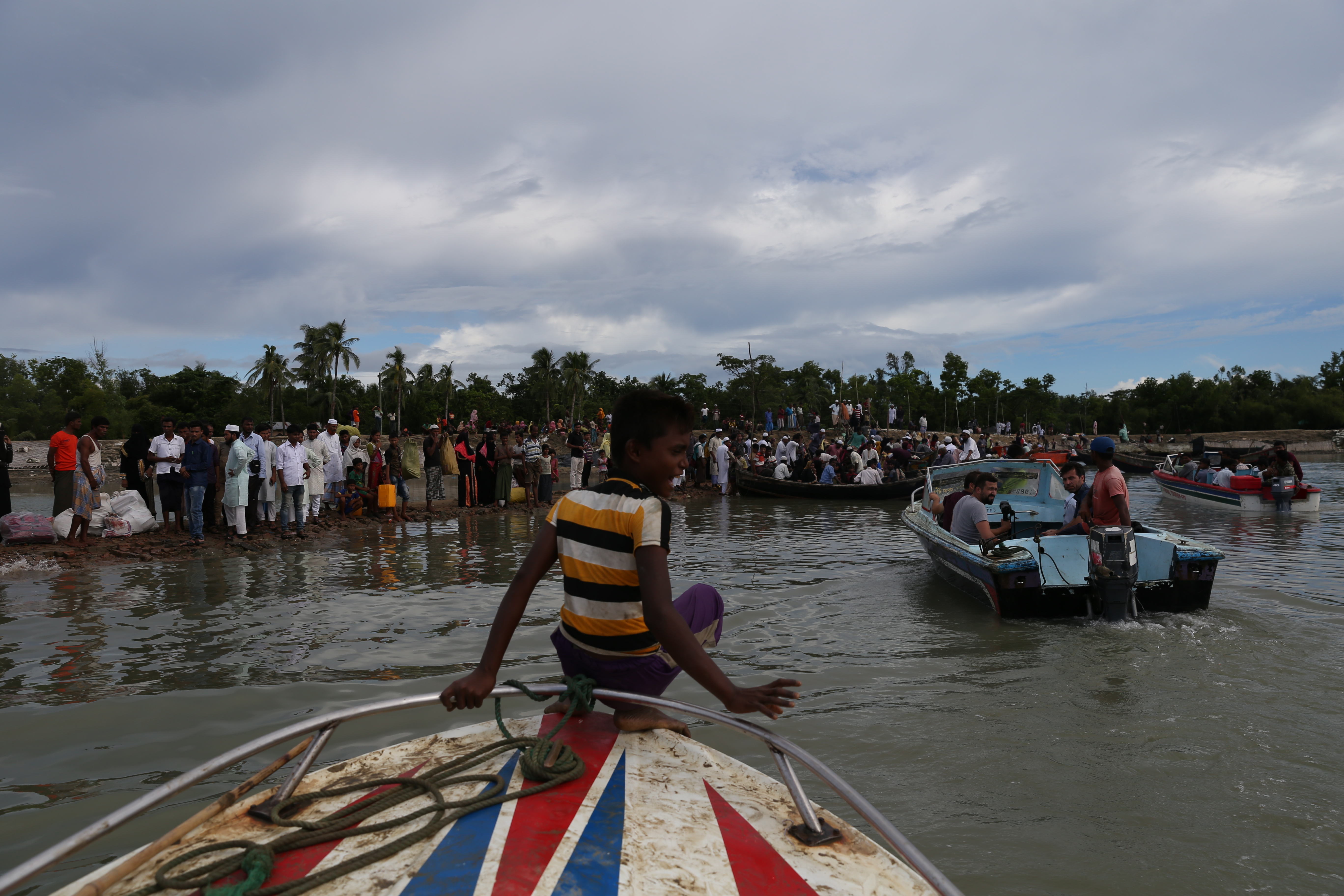 Arakanlı Müslümanlar Teknaf Kamp’ına yürüyor - 0