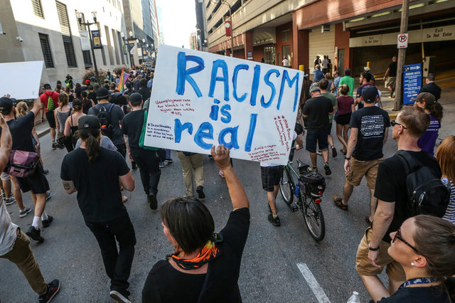 ABD'de siyahiler silahlarla sokağa döküldü - 8