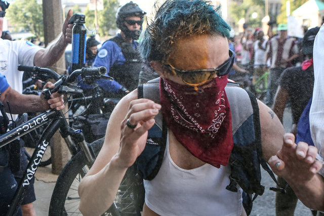 ABD'de siyahiler silahlarla sokağa döküldü - 9