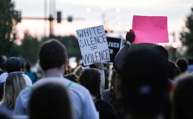 ABD'de siyahiler silahlarla sokağa döküldü - 10