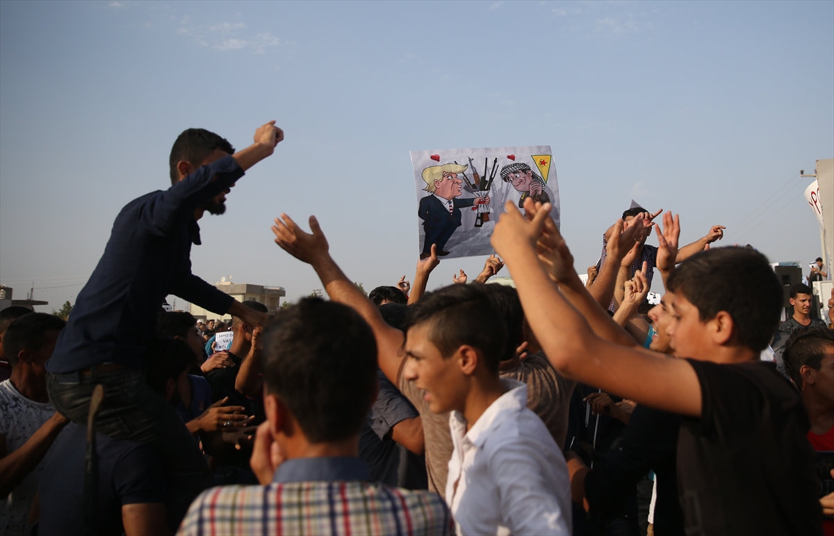 Sıfır noktasında PYD protestosu - 0