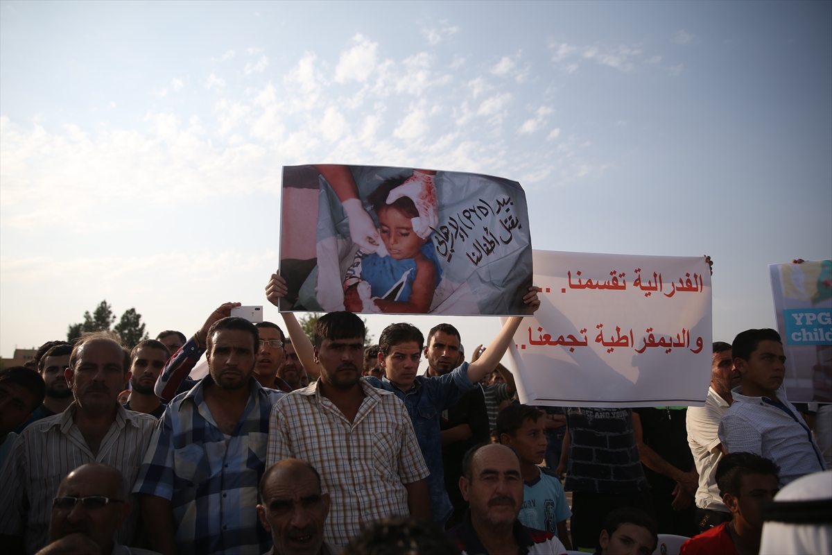 Sıfır noktasında PYD protestosu - 0