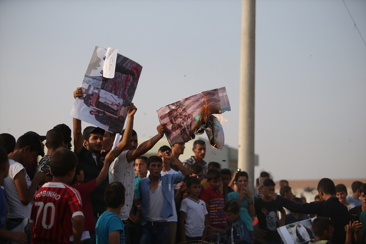 Sıfır noktasında PYD protestosu - 0