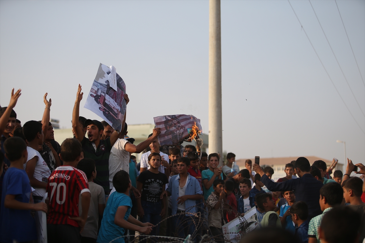 Sıfır noktasında PYD protestosu - 0