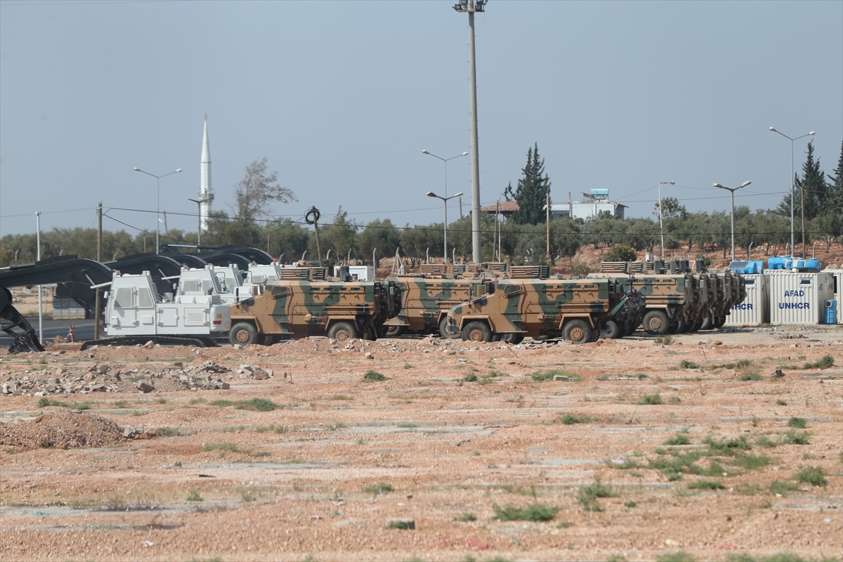 Suriye sınırına askeri sevkiyat sürüyor - 0