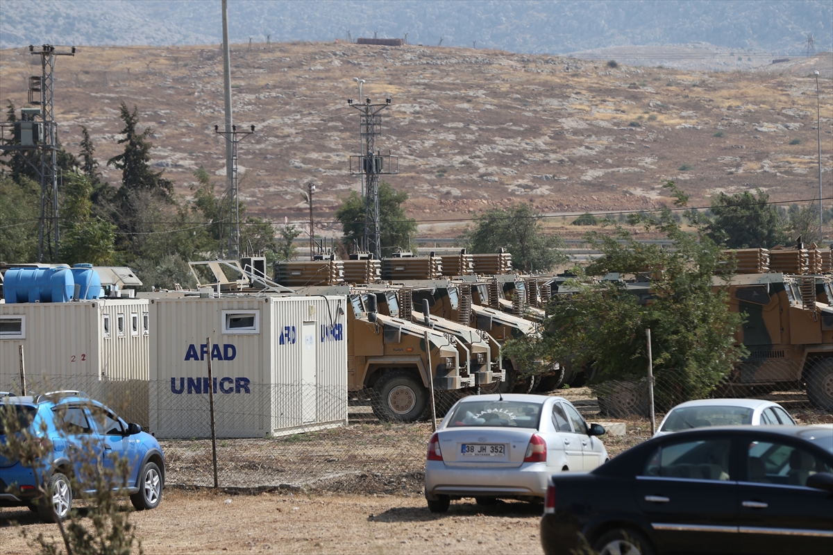 Suriye sınırına askeri sevkiyat sürüyor - 0