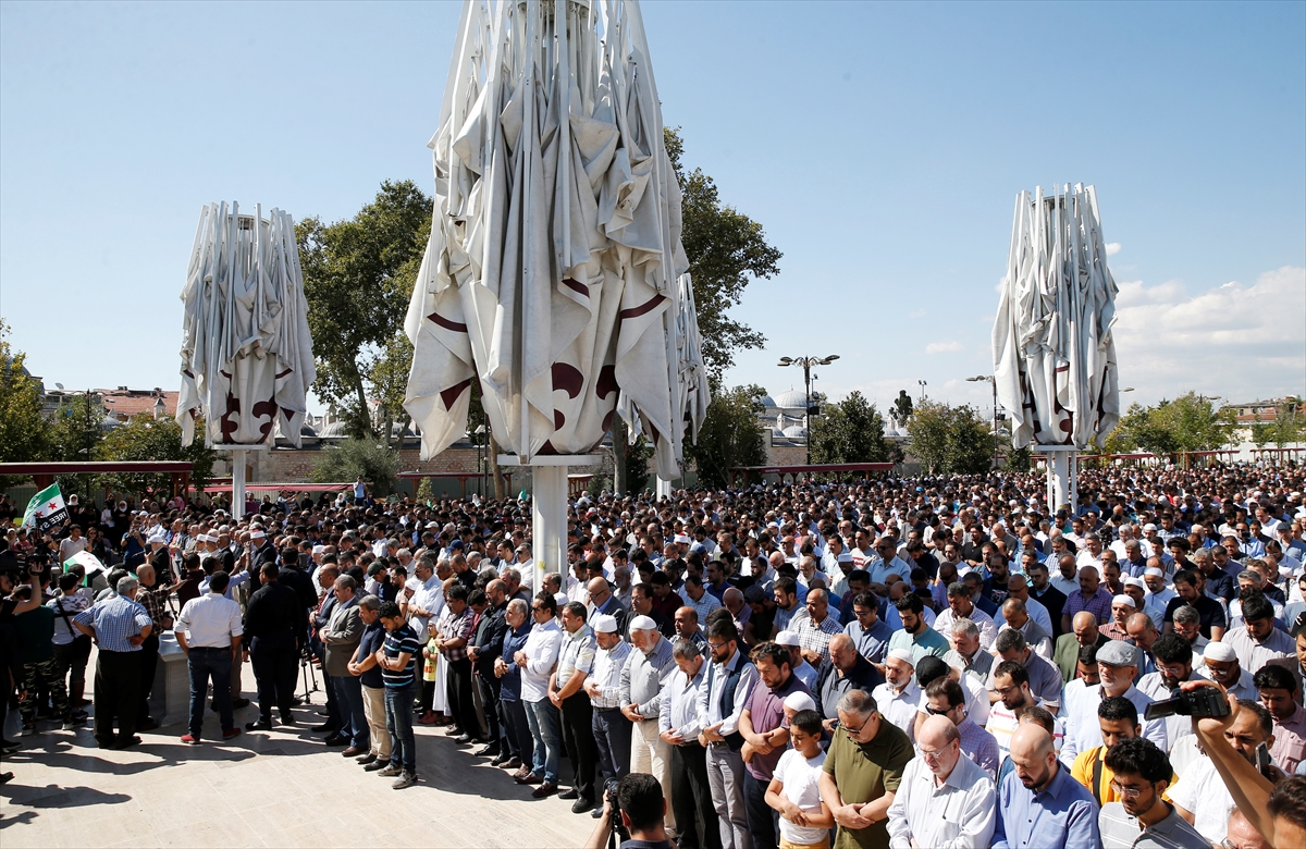 Suriyeli aktivist ve kızı son yolculuklarına uğurlandı - 0