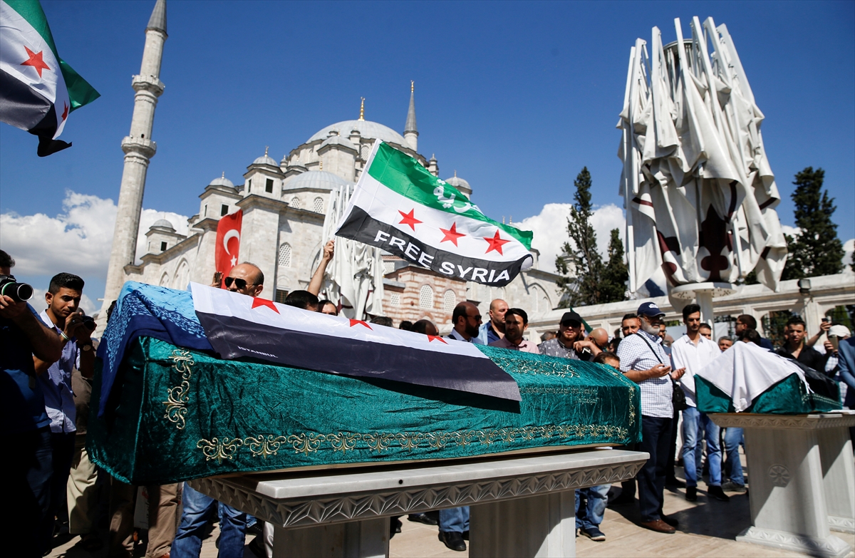 Suriyeli aktivist ve kızı son yolculuklarına uğurlandı - 0