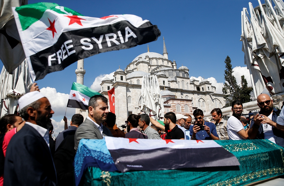 Suriyeli aktivist ve kızı son yolculuklarına uğurlandı - 0