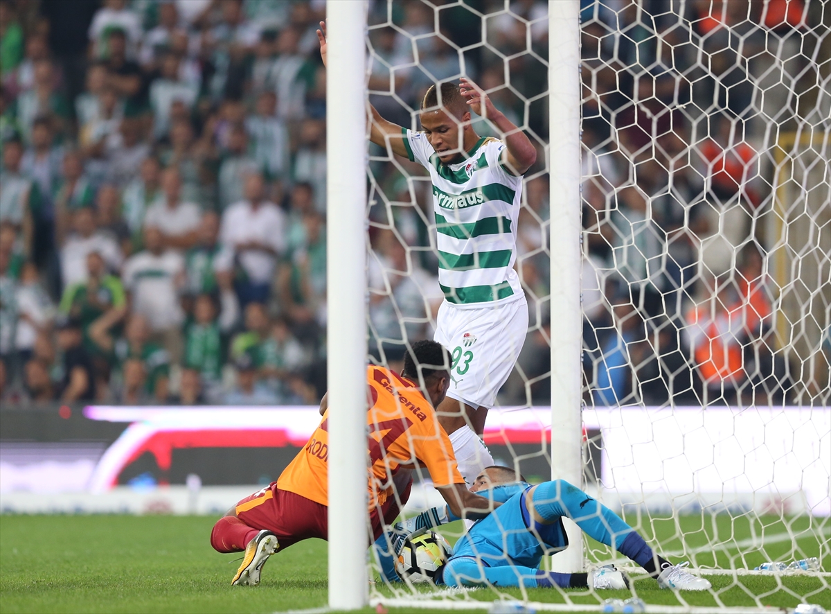 Galatasaray Bursa'da 3 puanı kaptı - 0