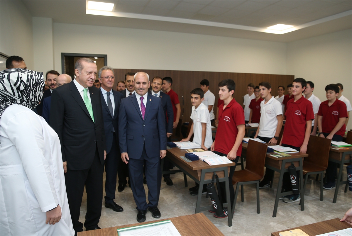 Cumhurbaşkanı Erdoğan İmam Hatiplilerle buluştu - 11