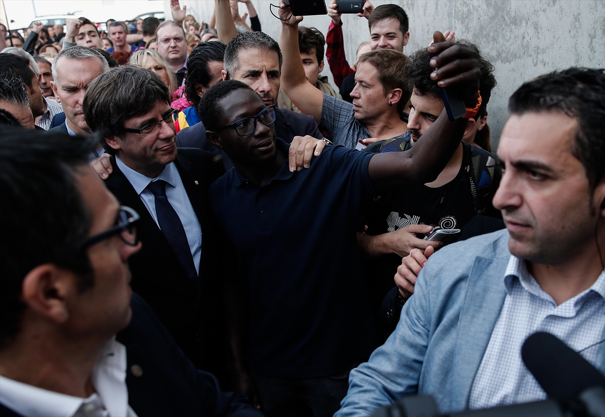 Katalonya'da referandum gerginliği: 465 yaralı - 1