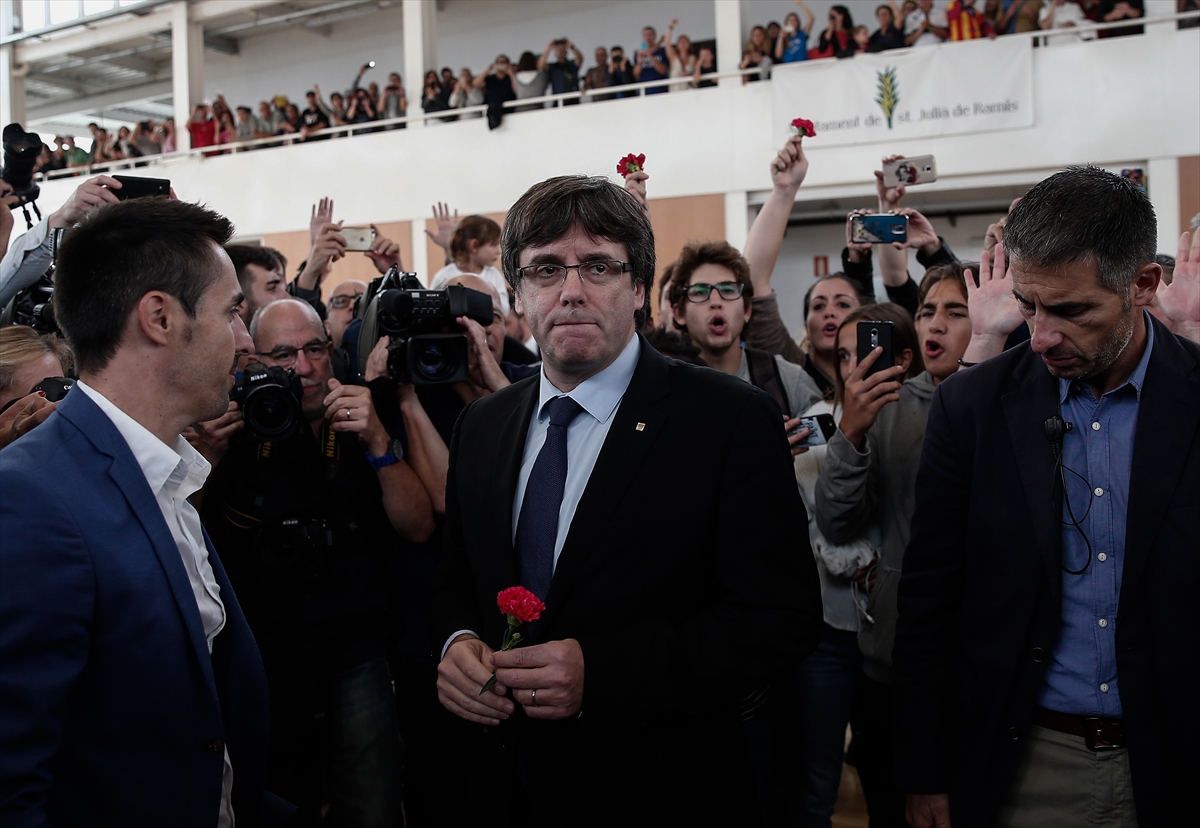 Katalonya'da referandum gerginliği: 465 yaralı - 6