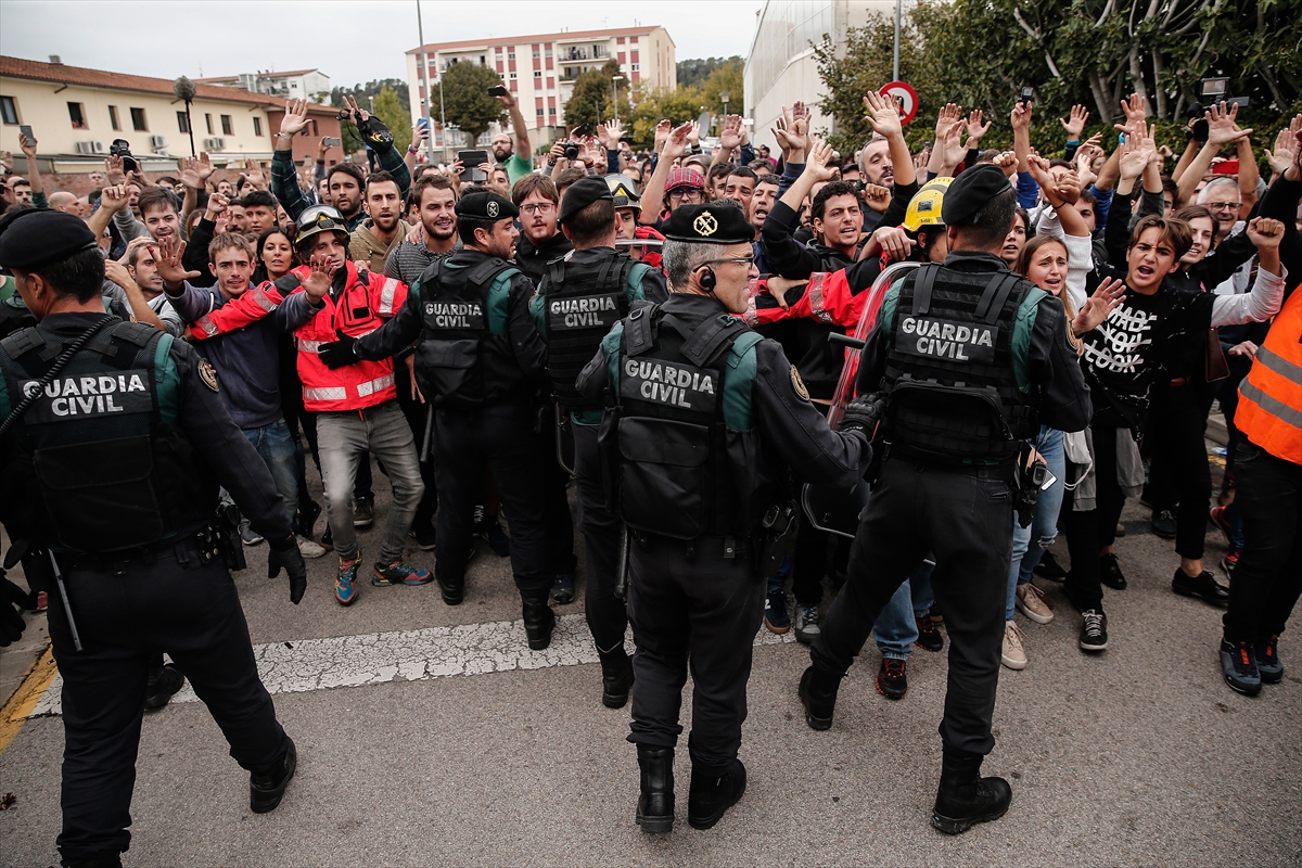 Katalonya'da referandum gerginliği: 465 yaralı - 8