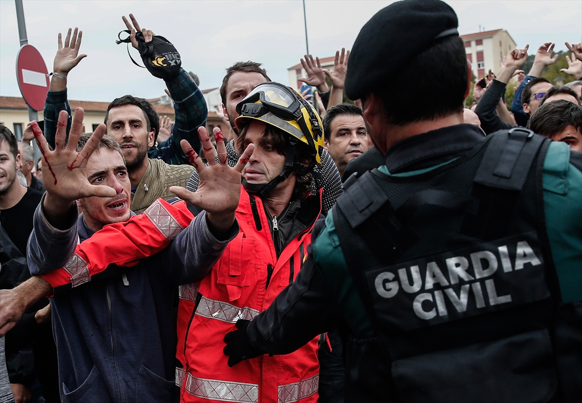 Katalonya'da referandum gerginliği: 465 yaralı - 11