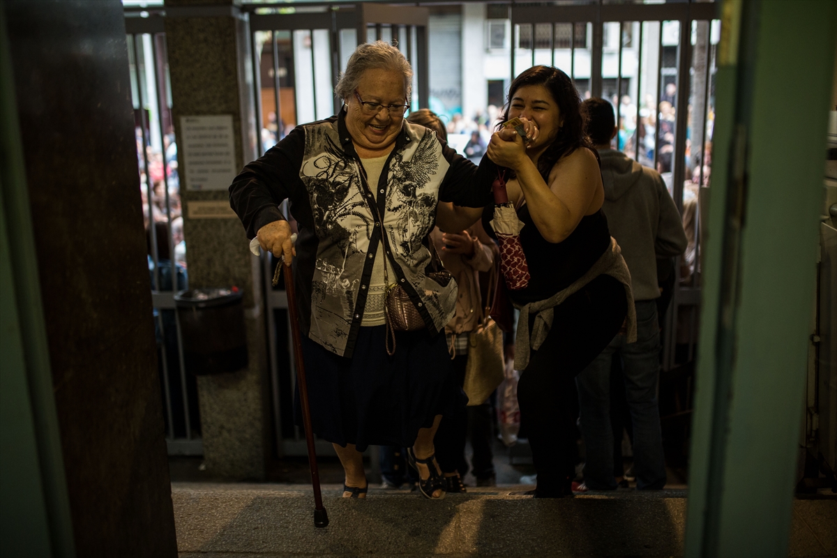 Katalonya'da referandum gerginliği: 465 yaralı - 29