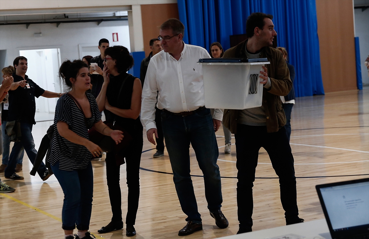 Katalonya'da referandum gerginliği: 465 yaralı - 0