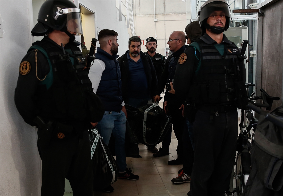 Katalonya'da referandum gerginliği: 465 yaralı - 0