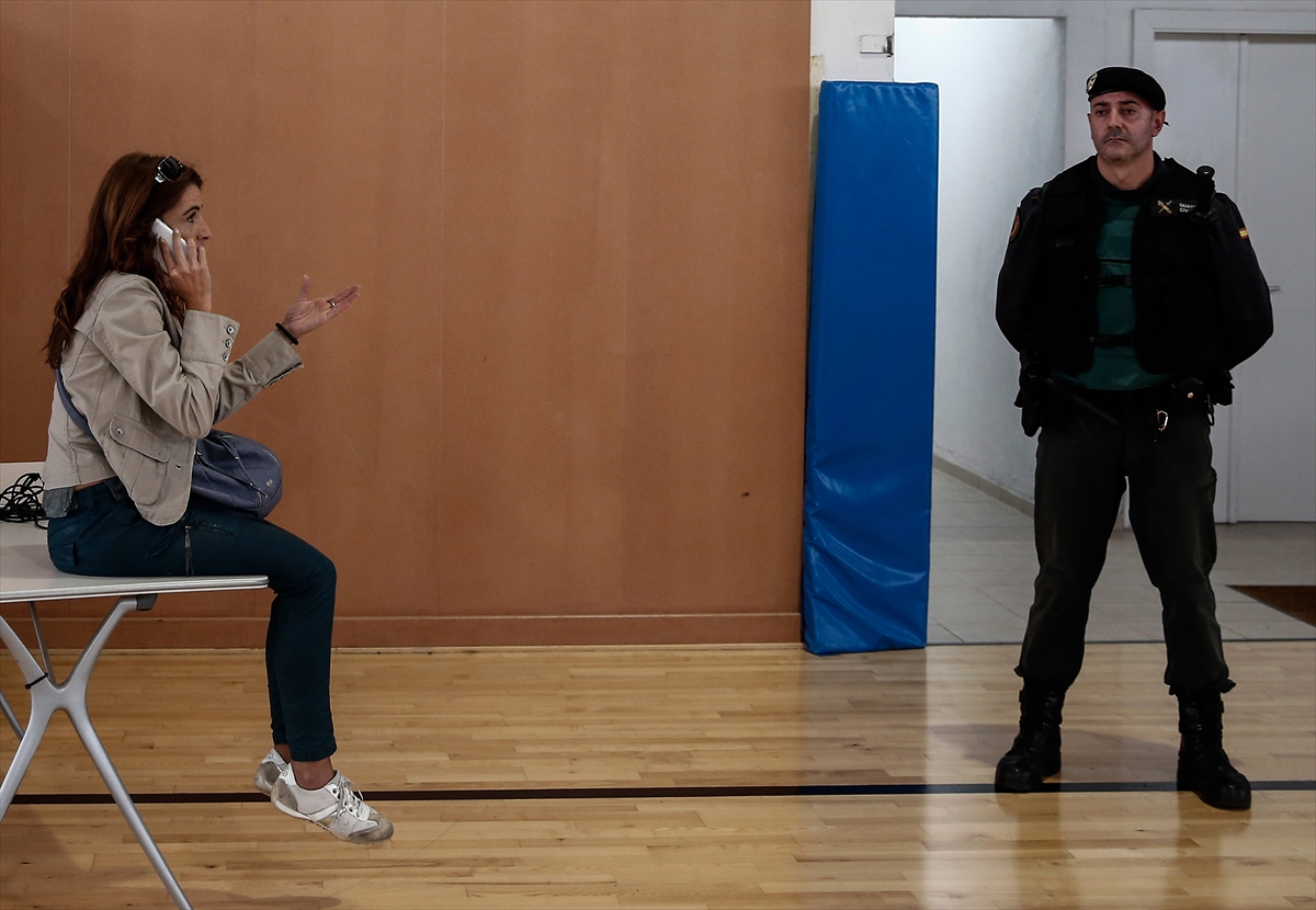 Katalonya'da referandum gerginliği: 465 yaralı - 0