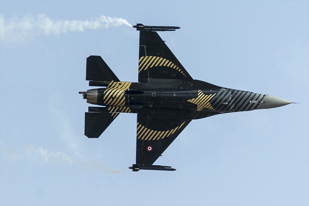 Türk Yıldızları nefes kesti - 0