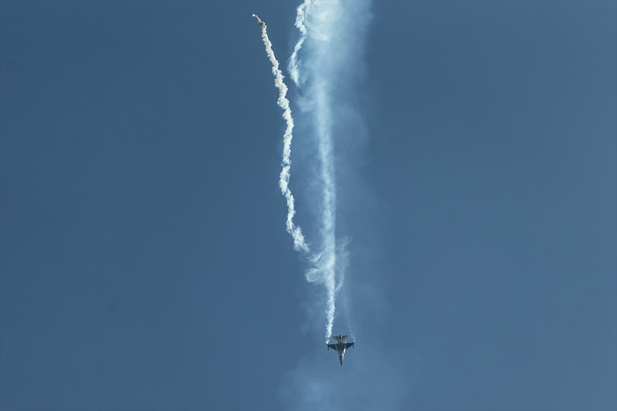 Türk Yıldızları nefes kesti - 0