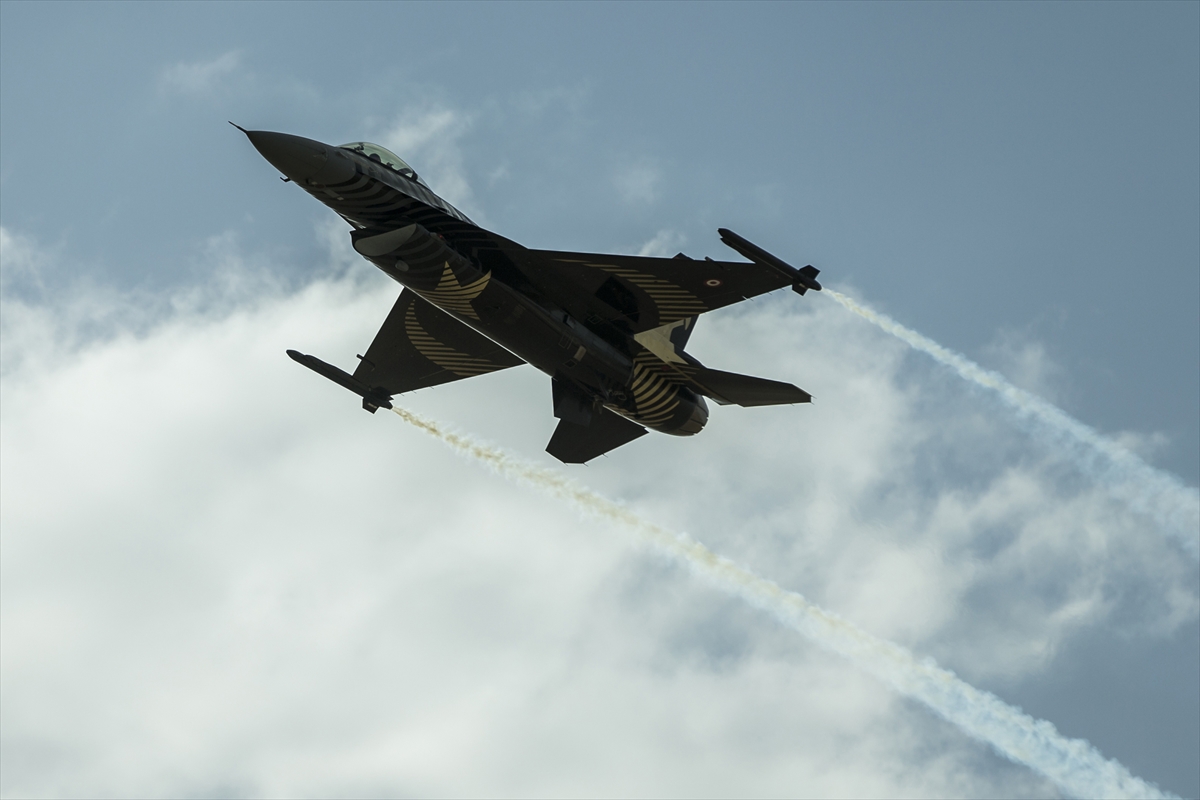 Türk Yıldızları nefes kesti - 0