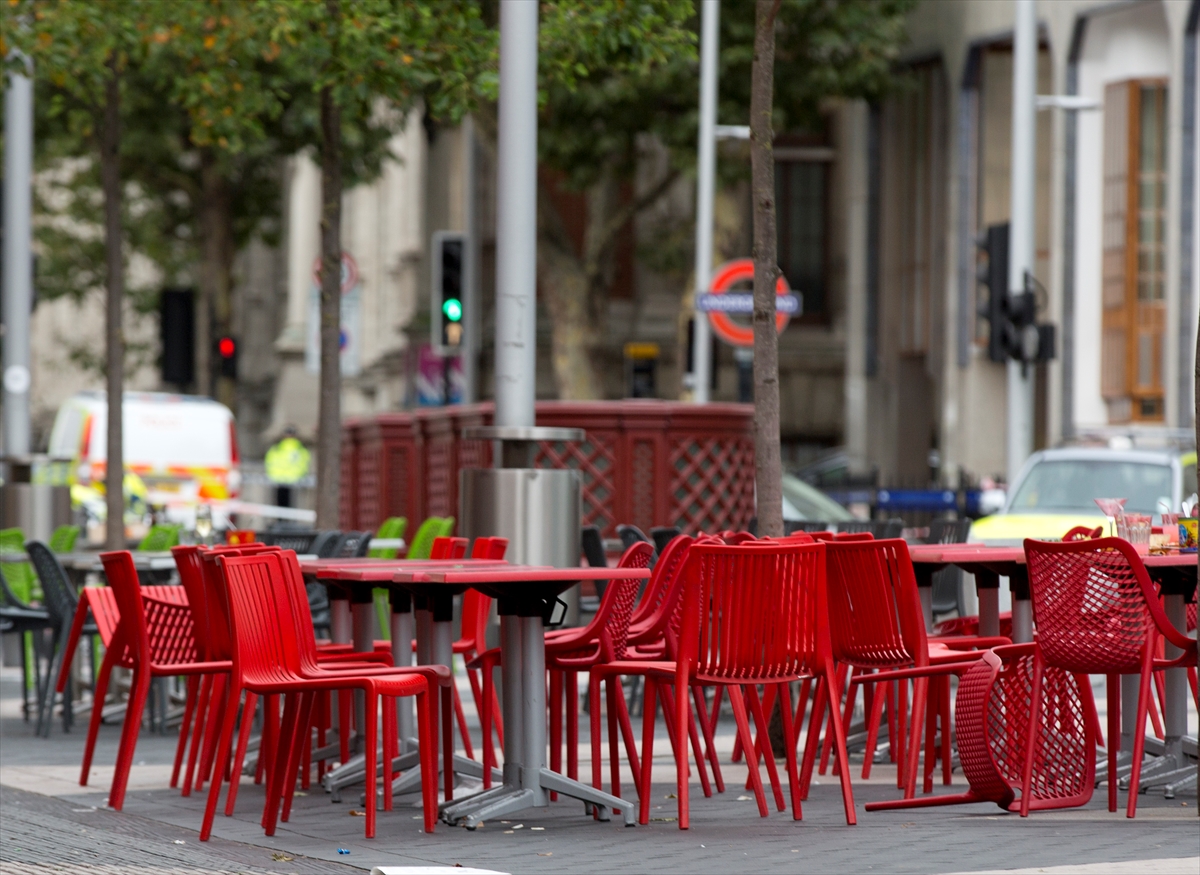 Londra'da araç yayalara çarptı - 0