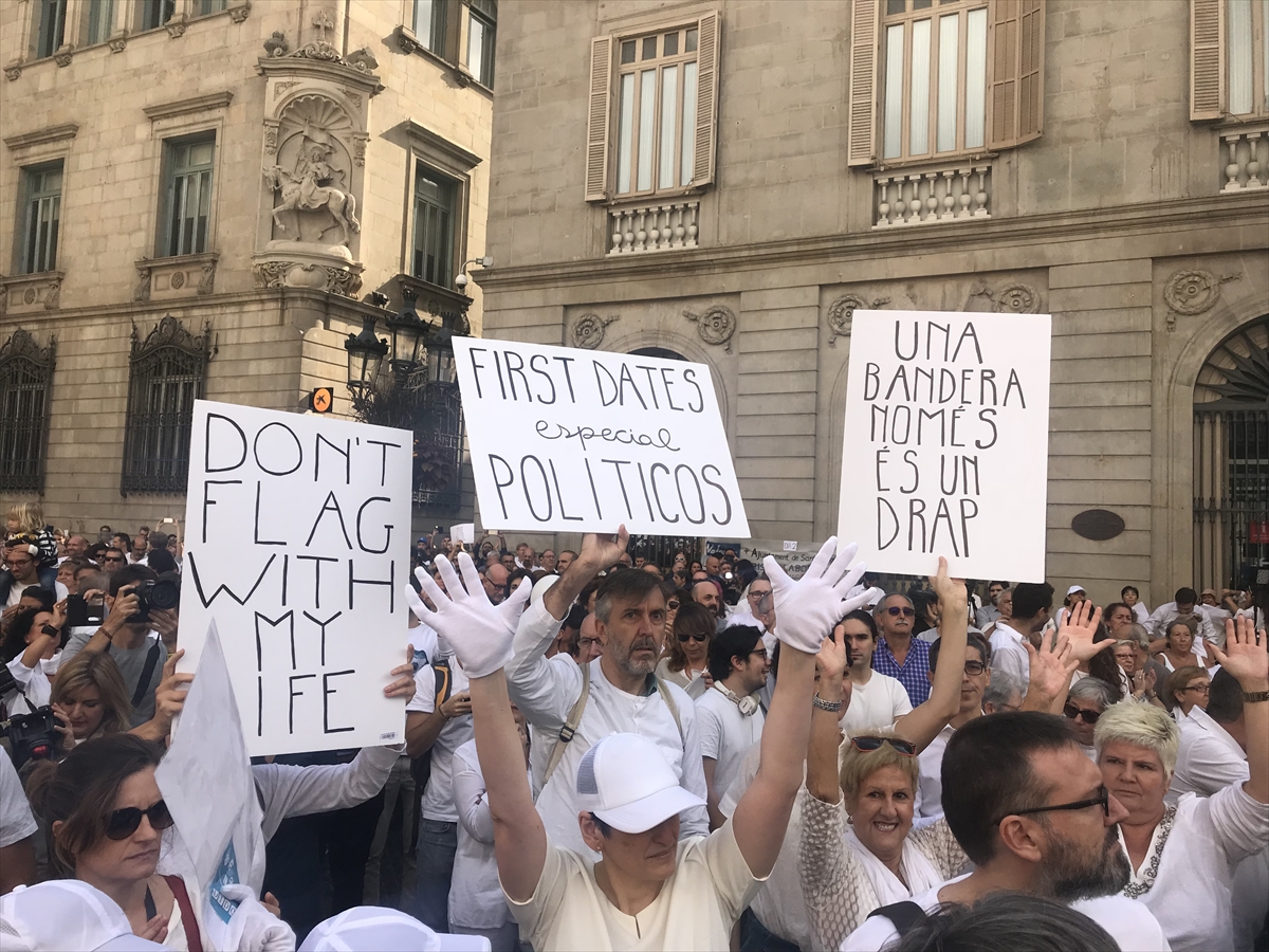 İspanya'da 'konuşalım' eylemi - 0