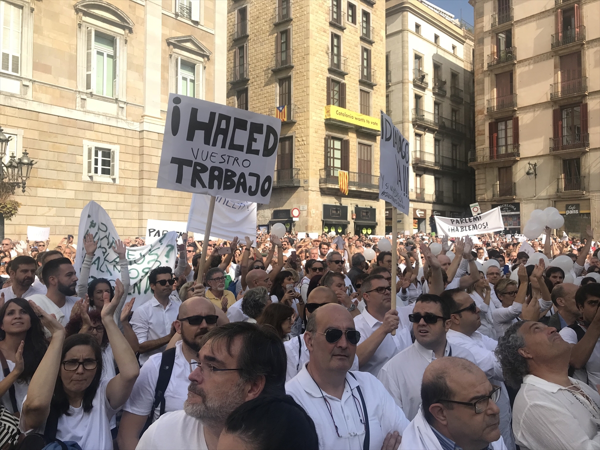 İspanya'da 'konuşalım' eylemi - 0