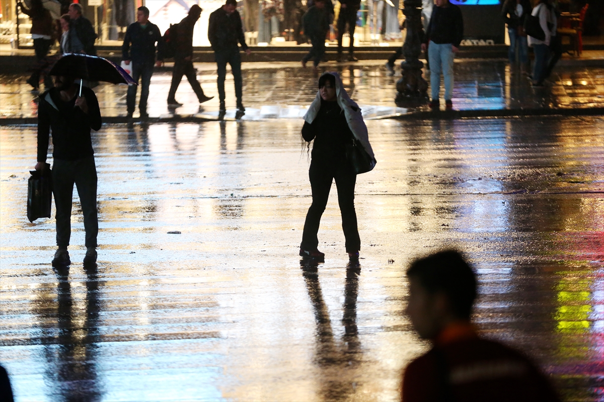Ankara'da yağış hayatı olumsuz etkiledi - 0