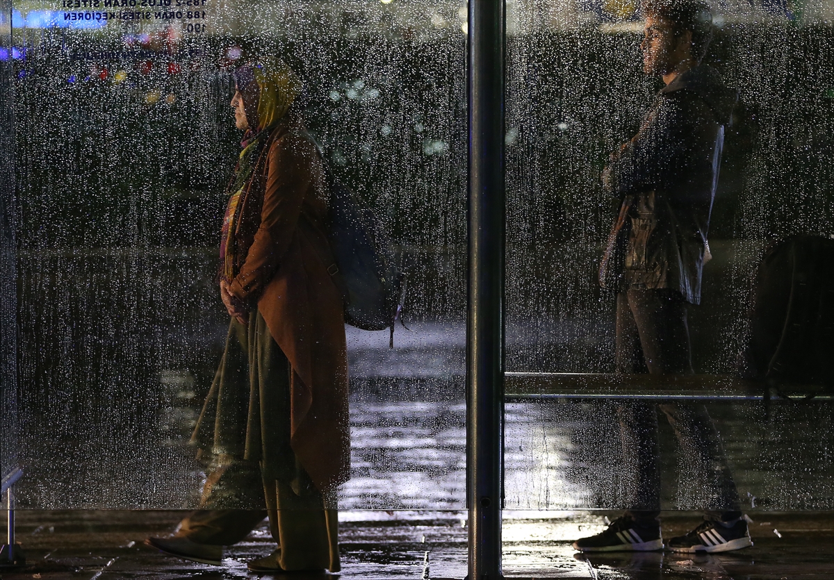 Ankara'da yağış hayatı olumsuz etkiledi - 0