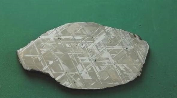 İnternetten satın aldığı meteordan yüzük yaptı - 2