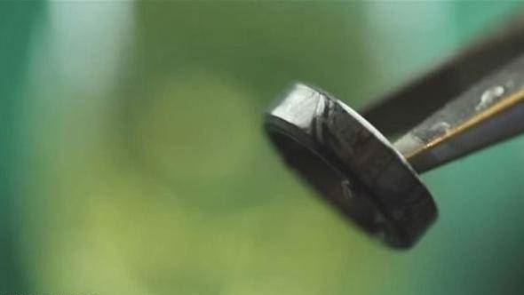 İnternetten satın aldığı meteordan yüzük yaptı - 26