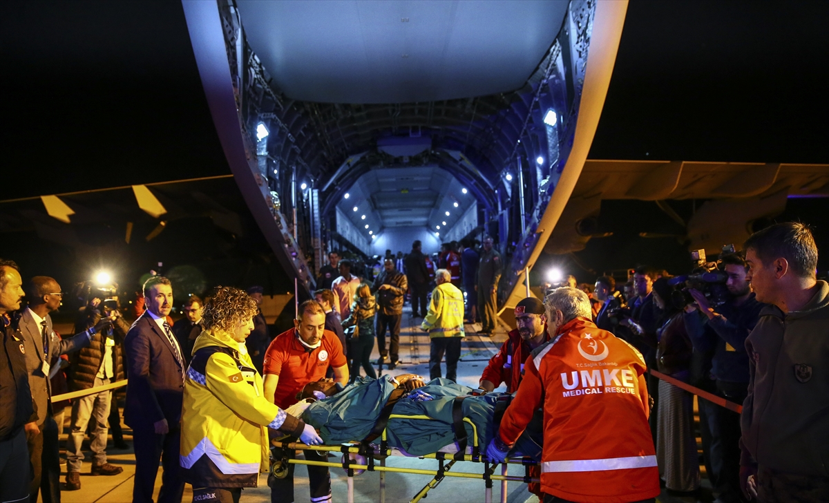 Somali'de yaralananlar Türkiye'ye getirildi - 1