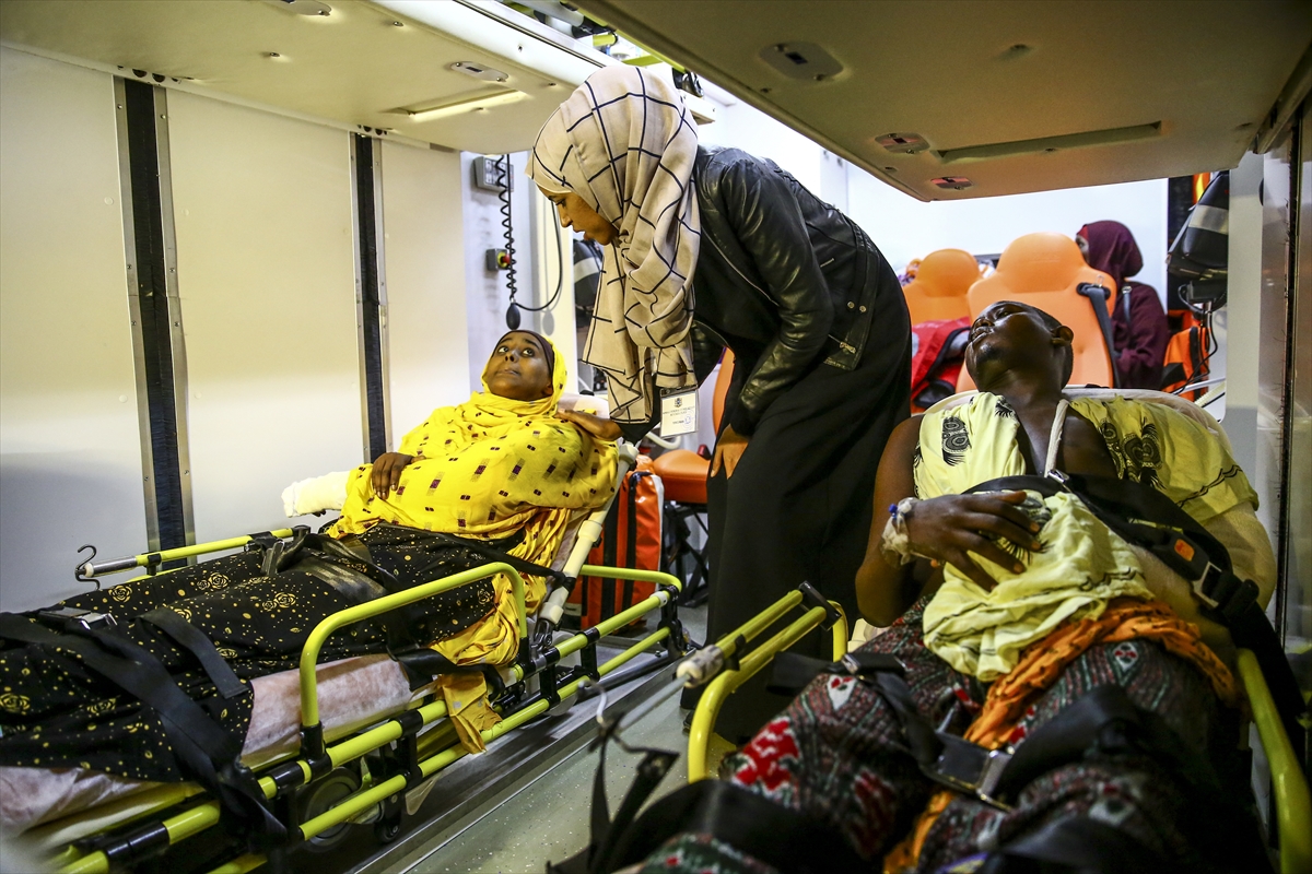 Somali'de yaralananlar Türkiye'ye getirildi - 12