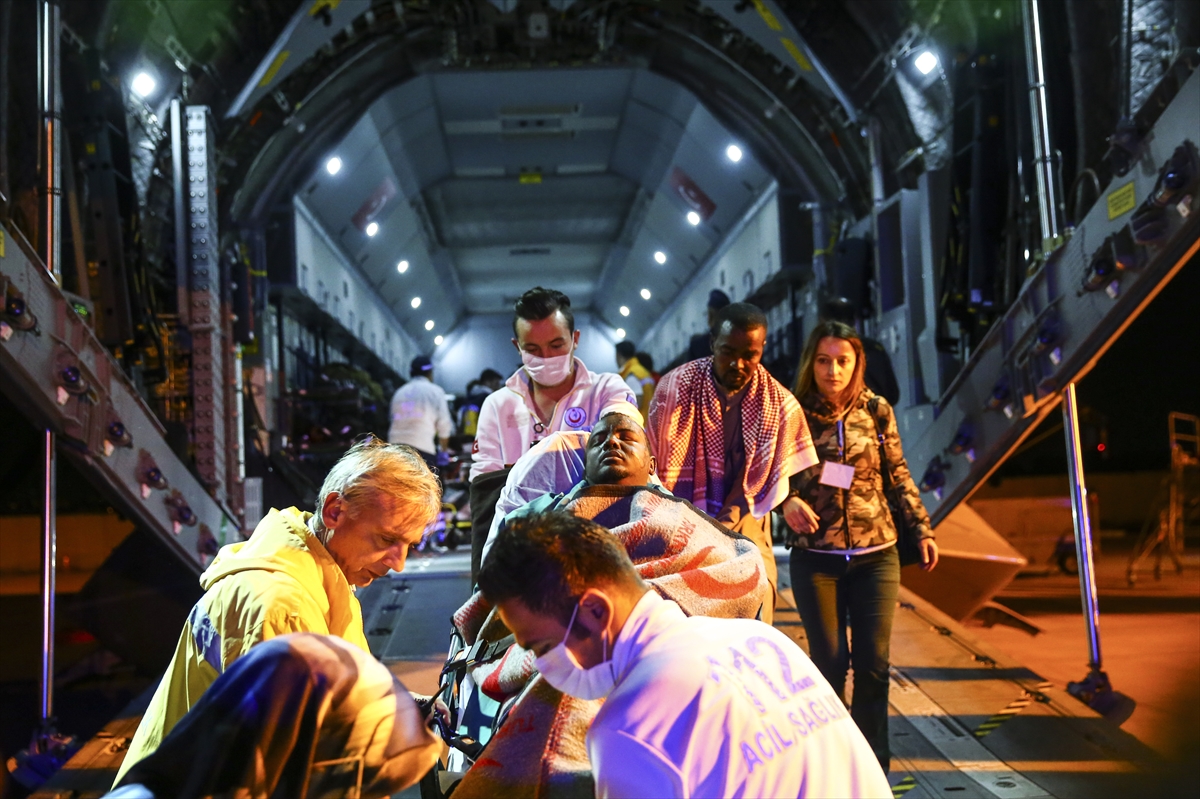 Somali'de yaralananlar Türkiye'ye getirildi - 19