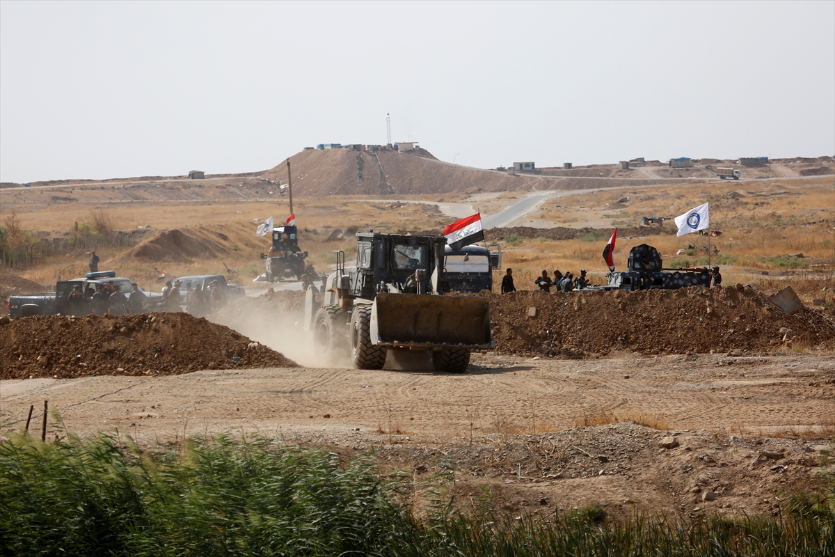 Peşmerge ve Irak güçleri karşılıklı hendek kazıyor! - 0