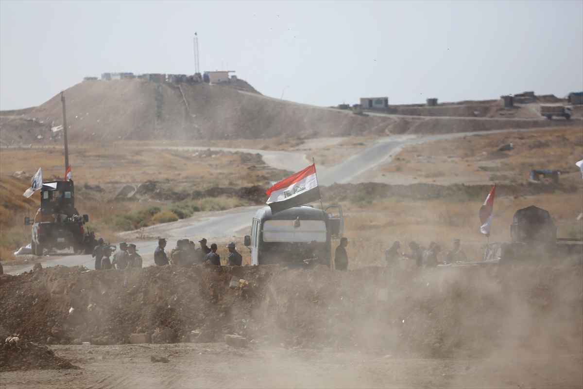 Peşmerge ve Irak güçleri karşılıklı hendek kazıyor! - 0