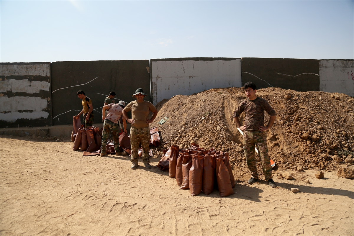 Peşmerge ve Irak güçleri karşılıklı hendek kazıyor! - 0