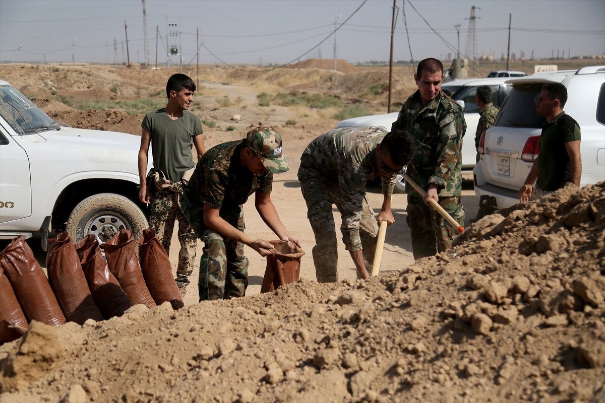 Peşmerge ve Irak güçleri karşılıklı hendek kazıyor! - 0