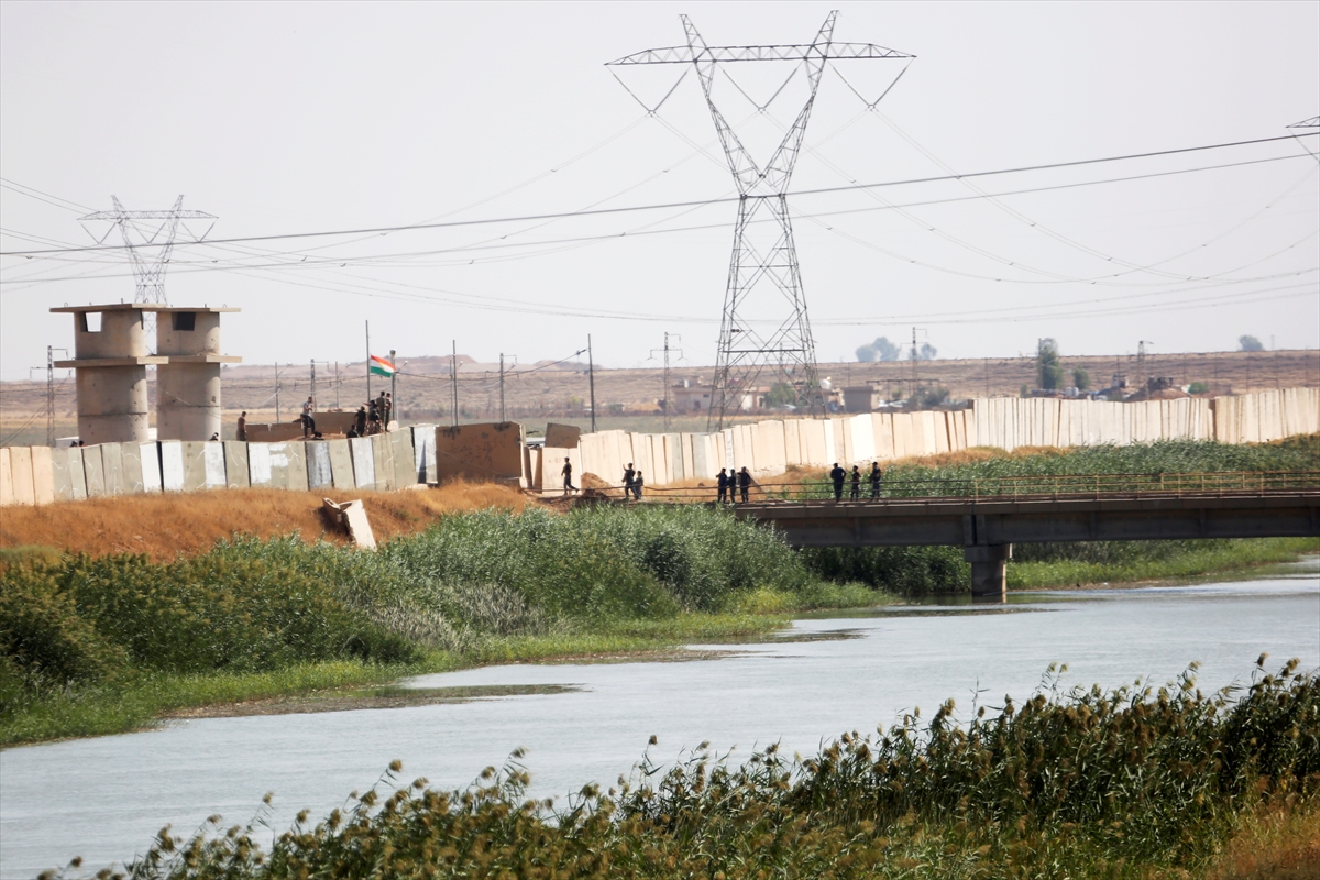 Peşmerge ve Irak güçleri karşılıklı hendek kazıyor! - 0