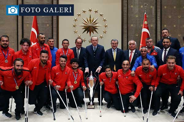 Cumhurbaşkanı Erdoğan Ampute Milli takımını kabul etti - 0