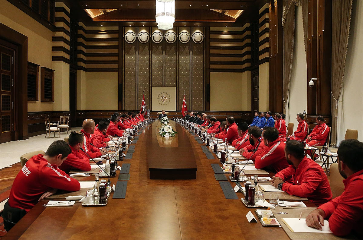 Cumhurbaşkanı Erdoğan Ampute Milli takımını kabul etti - 0